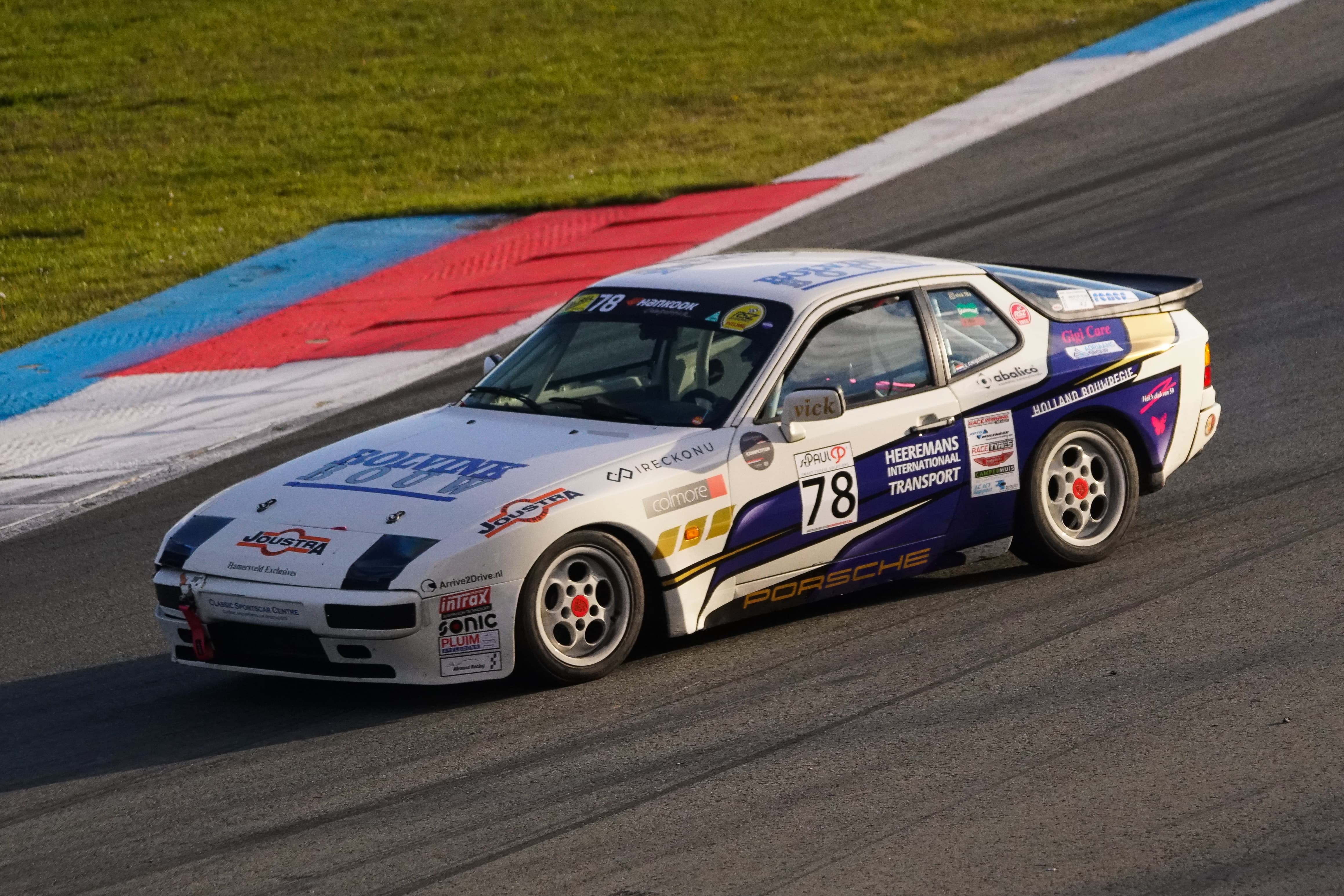 Porsche 944